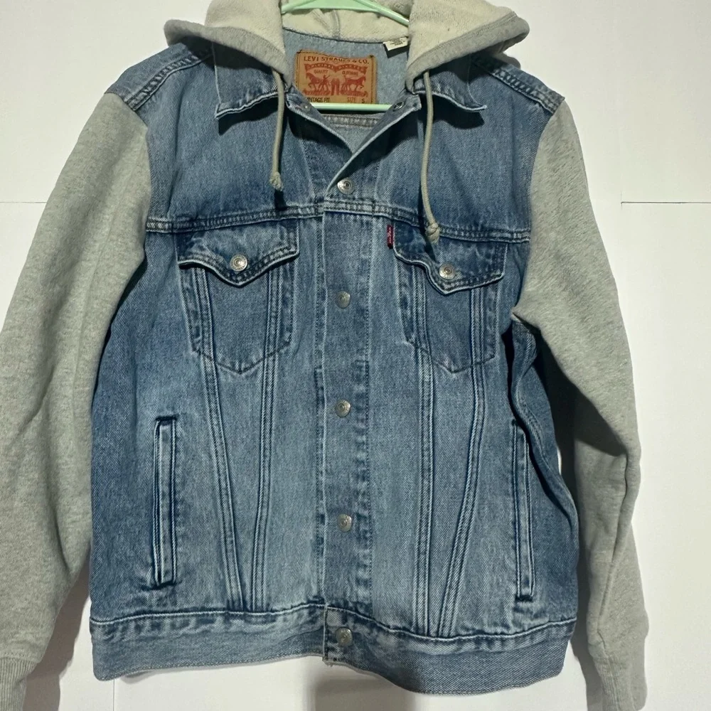 Levi's Hybrid Hoodie Vintage Fit Trucker Jacket - Picture 3 of 11
